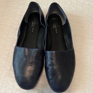 Kenneth Cole Navy Leather Loafers size 8.5m